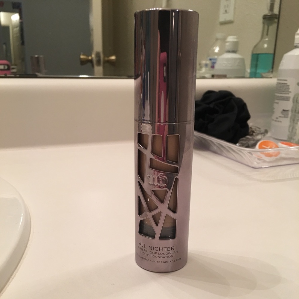 Urban Decay All Nighter Liquid Foundation